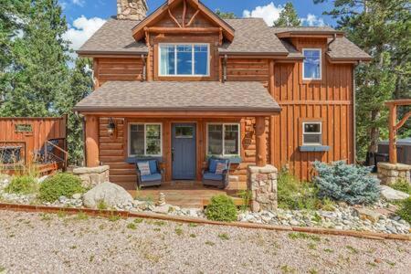 Cabin~Views~Heart Of Town~W&D~Fireplace~Kitchen وودلاند بارك المظهر الخارجي الصورة
