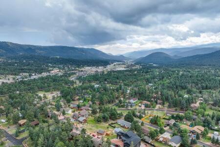 Cabin~Views~Heart Of Town~W&D~Fireplace~Kitchen وودلاند بارك المظهر الخارجي الصورة
