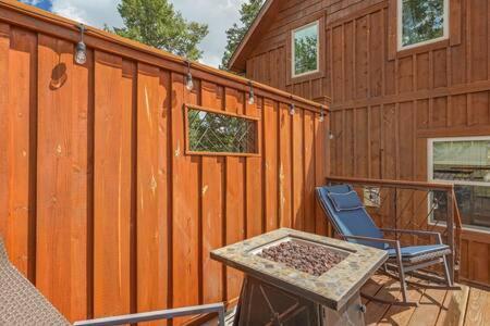 Cabin~Views~Heart Of Town~W&D~Fireplace~Kitchen وودلاند بارك المظهر الخارجي الصورة