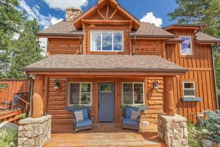 Cabin~Views~Heart Of Town~W&D~Fireplace~Kitchen وودلاند بارك المظهر الخارجي الصورة