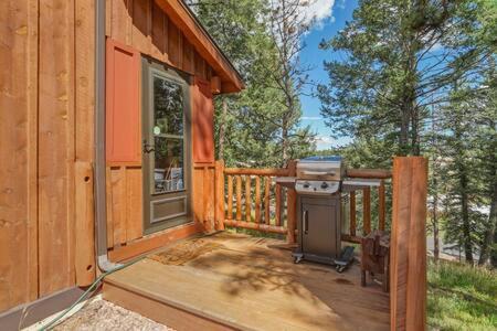 Cabin~Views~Heart Of Town~W&D~Fireplace~Kitchen وودلاند بارك المظهر الخارجي الصورة