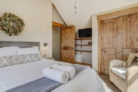 Cabin~Views~Heart Of Town~W&D~Fireplace~Kitchen وودلاند بارك المظهر الخارجي الصورة